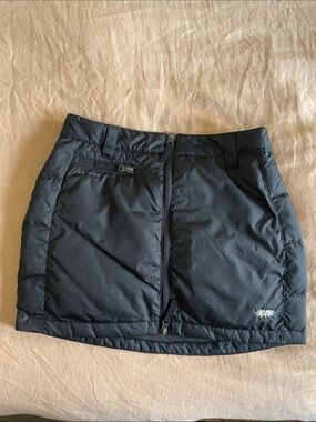 Skhoop Black Puffer Ski Skirt with Front Zip